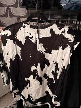 pistola Black & White Cow Spot Short Sleeve Blouse